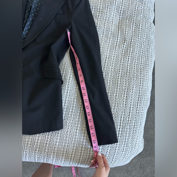 Zara Fitted Blazer in Black - Picture 5 of 16